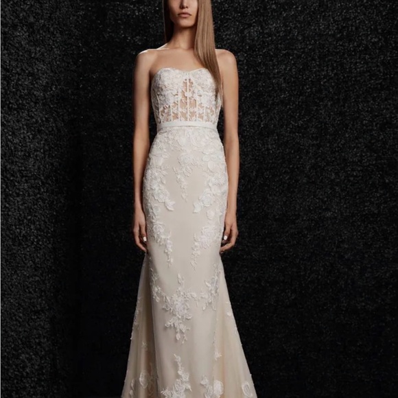 Vera Wang Dresses & Skirts - Vera Wang Strapless Hortense White Lace Dress